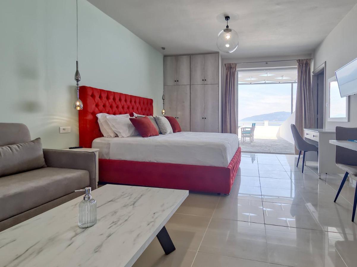 Epipleon Luxury Suites -102- Δωμάτιο 45Τμ Με Βεράντα 35Τμ Μπροστά Στη Θάλασσα Nafpaktos Exterior foto